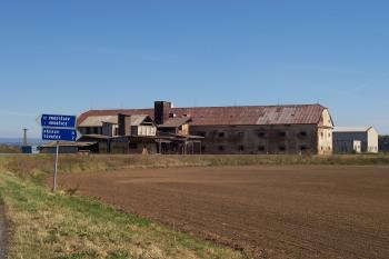 Viklický dvůr - pohled na hospodářskou budovu, poslední z Viklic (© Ivo Rozehnal, 09/2011)
