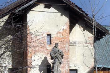 Socha (zřejmě) sv. Jana Nepomuckého ( © iV 16.2.2008)