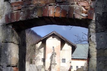 Socha (zřejmě) sv. Jana Nepomuckého ( © iV 16.2.2008)