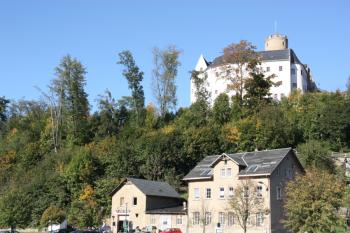 Hrad od jihu z údolí Zschopau ( © Ivan Grisa 10/2011)