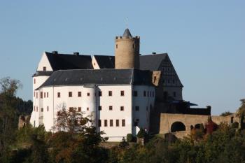 Hrad od jihovýchodu z protějšího návrší Kuhberg ( © Ivan Grisa 10/2011)