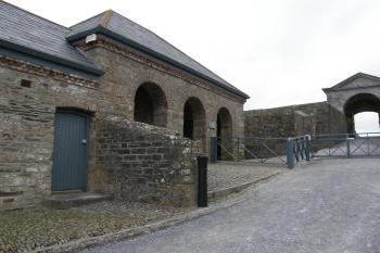 Strážnice u vstupu (© Radek Lalák, 05/2009)