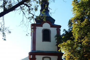 kostelní věž od východu (© Jaroslav Valečka, 10/2011)