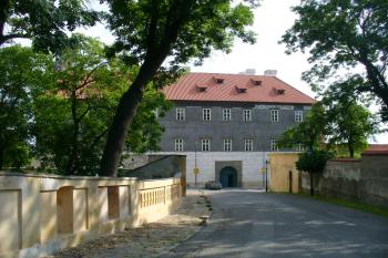 Zámek Brandýs nad Labem - vstupní průčelí (© Pavel Jarý, 06/2010)