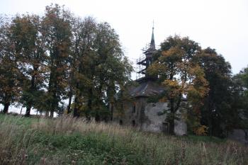 Kostel od severozápadu ( © Ivan Grisa 10/2011)