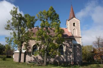 Kostel od jihu ( © Ivan Grisa 10/2011)