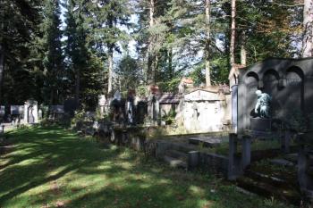 Severovýchodní roh hřbitova ( © Ivan Grisa 10/2011)