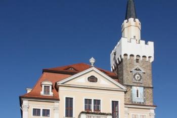 Hlavní (jižní) průčelí (© Ivan Grisa 10/2011)
