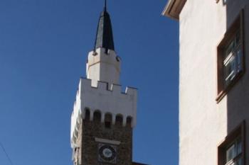 Jihovýchodní nároží radnice z ulice Schulgasse (© Ivan Grisa 10/2011)