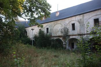 Východní křídlo dolního nádvoří ( © Ivan Grisa 08/2009)