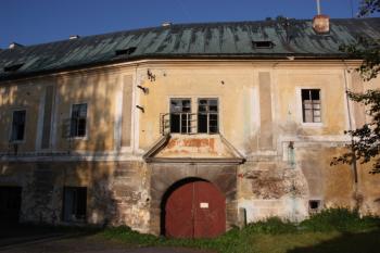 Vstupní portál dolního zámku ( © Ivan Grisa 08/2009)
