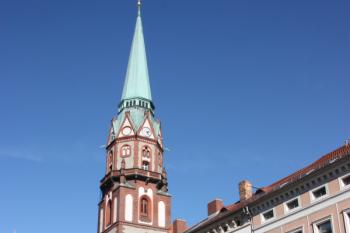 Velká věž z ulice Nikolaistrasse ( © Ivan Grisa 10/2011)