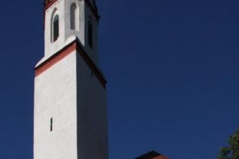 Věž a presbytář od jihovýchodu (© Ivan Grisa 10/2011)