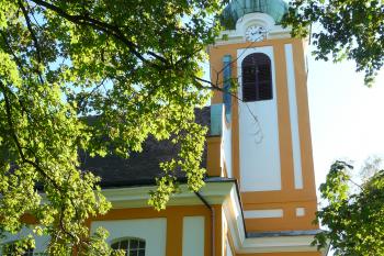západní část kostela od severu (© Jaroslav Valečka, 10/2011)