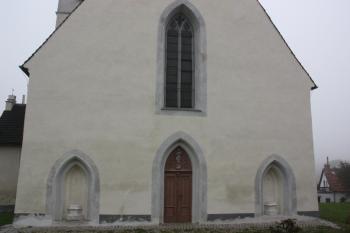 Dolní část západního průčelí ( © Ivan Grisa 10/2011)