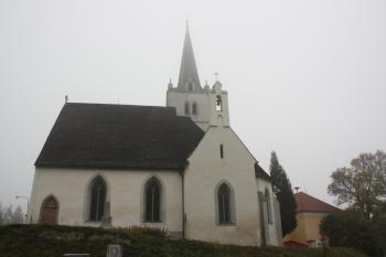 Kostel od jihu ( © Ivan Grisa 10/2011)