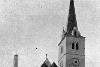 kostel od východu před sto lety ( © František Mareš, Jan Sedláček: Soupis památek historických a uměleckých v Království Českém, sv. 41 Politický okres krumlovský, Archaelogická komise při České akademii císaře Františka Josefa pro vědy, slovesnost a umění, Praha 1918)