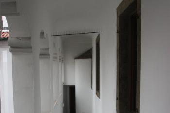 Dvorní schodiště za kulisou východního křídla ( © Ivan Grisa 10/2011)