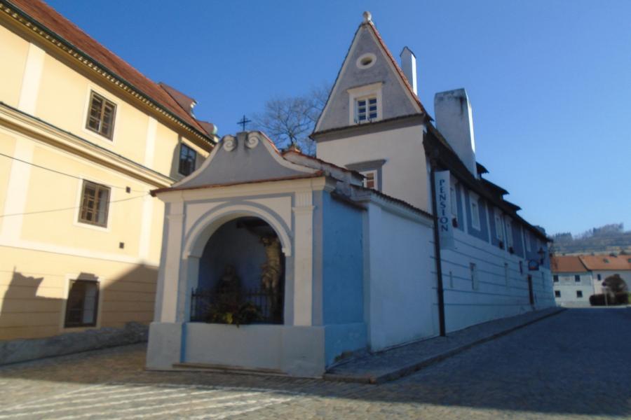dům č. p. 60 s kaplí Kalvárie