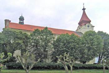 Kostel sv. Tomáše z Canterbury v Nové Cerekvi ( © Pavel Vítek 06/2011)