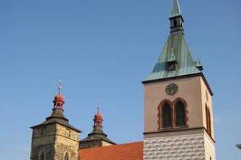Kostel sv. Štěpána a zvonice v Kouřimi (© Vladimír Rišlink, 03/2010)