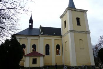kostel od severu (© Jaroslav Valečka, 12/2011)