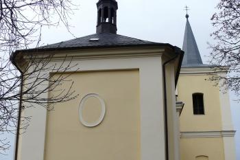 kostel od východu (© Jaroslav Valečka, 12/2011)
