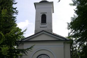 Hlavní (severní) průčelí kostela ( © Ivan Grisa 08/2004)