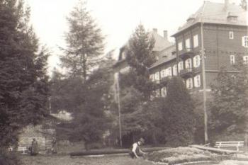 Karlova Studánka - histor.fotografie z počátku 20.století (soukr.sbírka IvoR) (© Robert U. Baller / Wien )