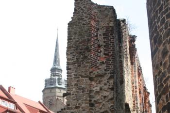 Severní zeď bývalého kostela od západu ( © Ivan Grisa 03/2007)