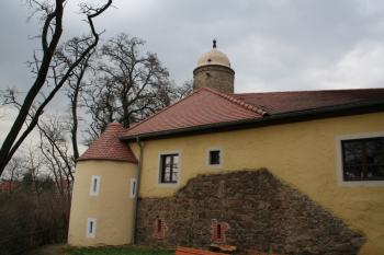 Dům se zbytky předměstského opevnění jižně od vodárny ( © Ivan Grisa 12/2011)