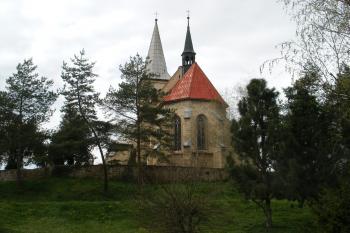 Kostel Radonice n. Ohří (© Jiří Špaček, 04/2016)