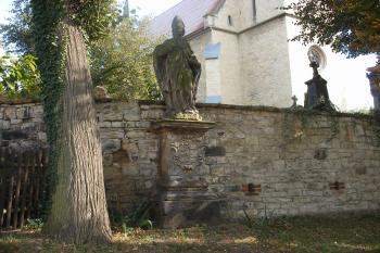 Radonice nad Ohří - socha sv. Linharta (© Jiří Špaček, 09/2016)