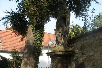 Radonice nad Ohří - socha sv. Linharta (© Jiří Špaček, 09/2016)