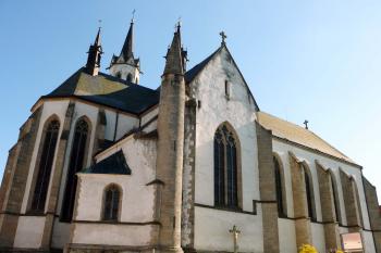 Kostel od severovýchodu (© Jiří Cukr, 05/2013)