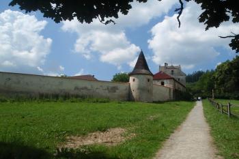 Klášter (© Veronika Vaňková, 07/2008)
