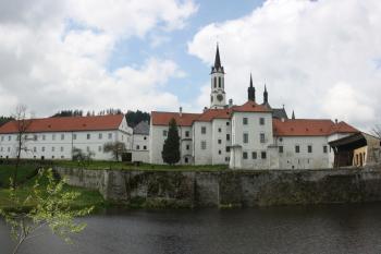 Klášter od východu ( © Ivan Grisa 05/2010)