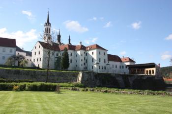 Klášter od jihovýchodu ( © Ivan Grisa 05/2010)