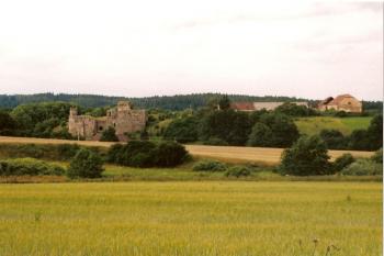 hrad z dálky (© Rodochrozit, 07/2005)