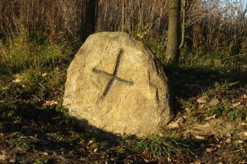 pamětní kámen ( © Milan Caha 11/2011)