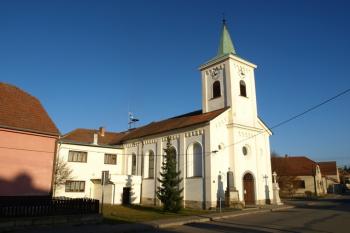 kaple od jihozápadu ( © Milan Caha 11/2011)