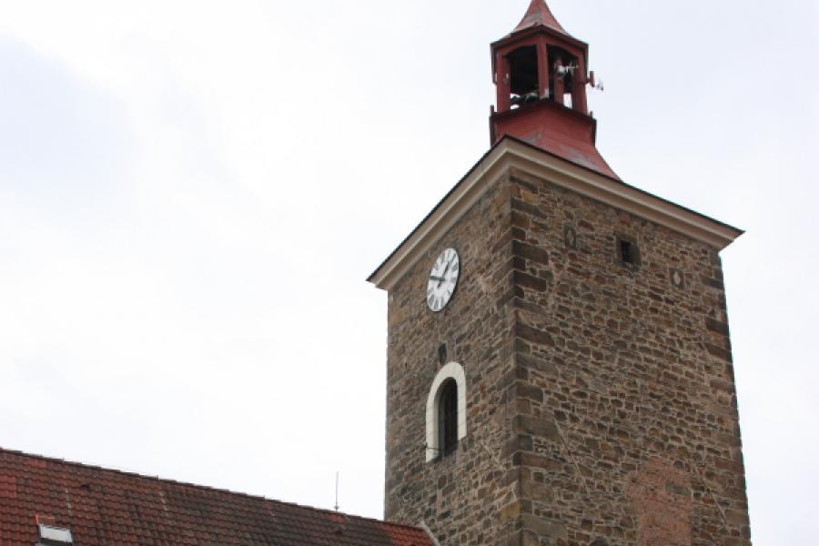 zvonice u kostela sv. Mikuláše