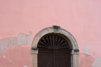 Východní vstupní portál ( © Ivan Grisa 12/2009)