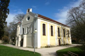 synagoga od jihozápadu ( © Milan Caha 04/2011)