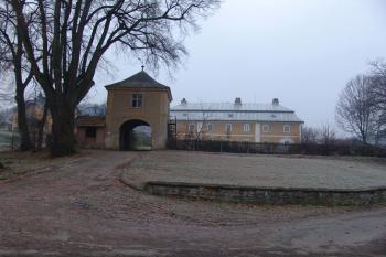 Pohled ze silnice ( © Roman Řezáč 12/2004)