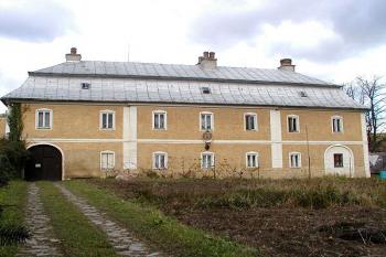 hlavní zámecké průčelí ( © Pavel Zany Komárek 28/10/2002)