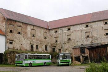celkový pohled z nádvoří ( © Pavel Zany Komárek 22/9/2002)