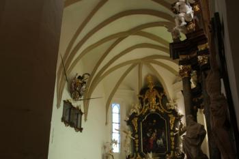 presbytář ( © Milan Caha 04/2012)