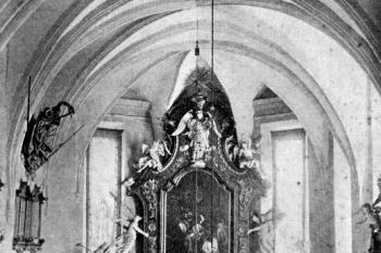 pohled do presbytáře na počátku 20. století (© Pavel Zany Komárek 01/2012)