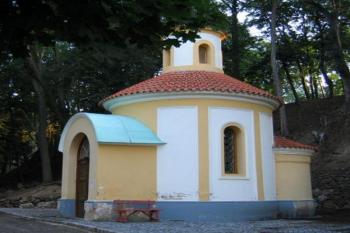 Kaple sv. Josefa v zámeckém parku ( © Pavel Vítek 07/2008)